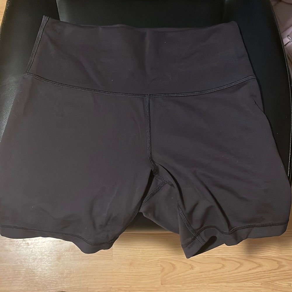 womens lululemon wunder under 6 inch bike shorts